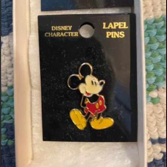 Disney Vintage lapel pin set for sale! - Picture 4 of 5